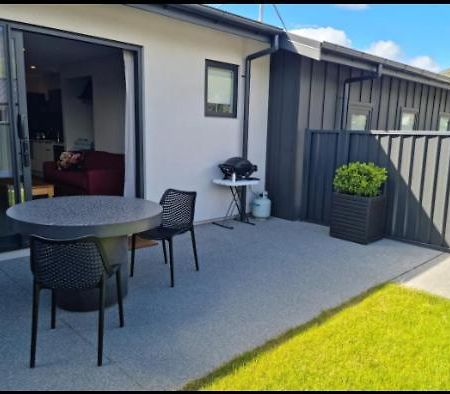 Guest House On Sapphire Wanaka Esterno foto